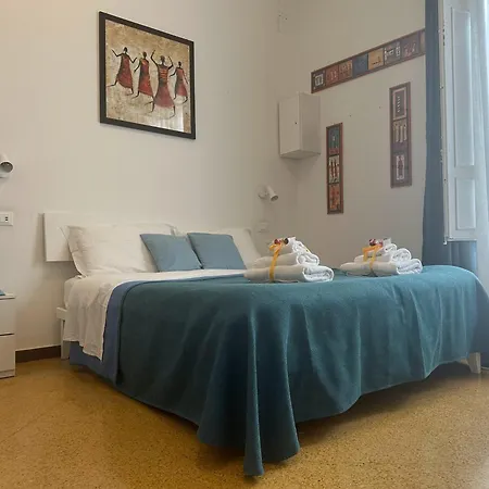 فندق مبيت وإفطار Yooroom 4*