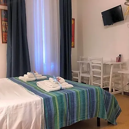 Yooroom Nocleg ze śniadaniem 4*