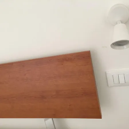 לינה וארוחת בוקר Yooroom 4*