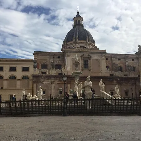 Yooroom Bed & Breakfast 4*